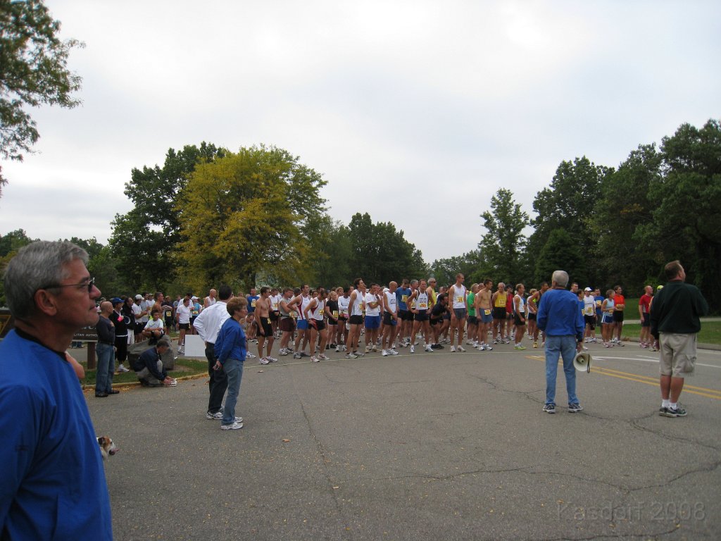 Kensington Challenge 15K 2008-09 017.jpg - The Kensington Challenge 15K September 27, 2008. Run in Kensington Metro Park outside of Milford Michigan. Cool and overcast day, great for a run around the lake.